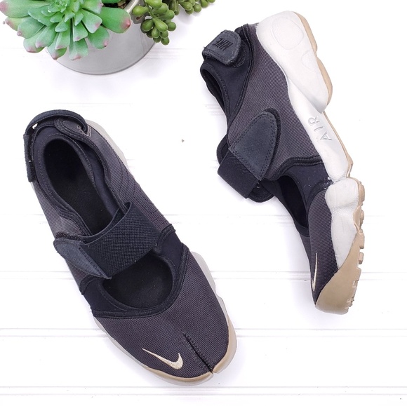 air rift black